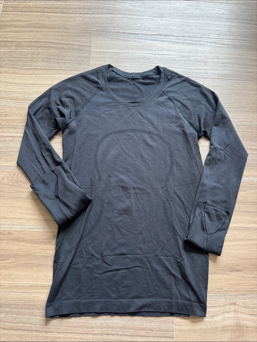 lululemon athletica Long Sleeve Tee - Black